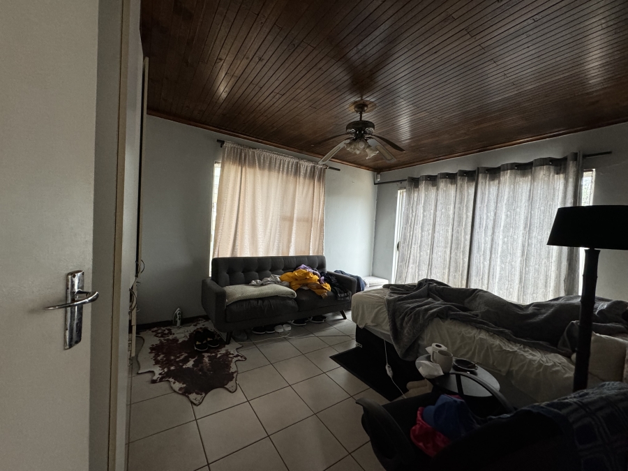 5 Bedroom Property for Sale in Table View Western Cape